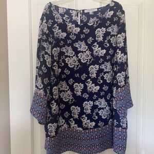 Navy floral blouse. Rose + Olive size 1X